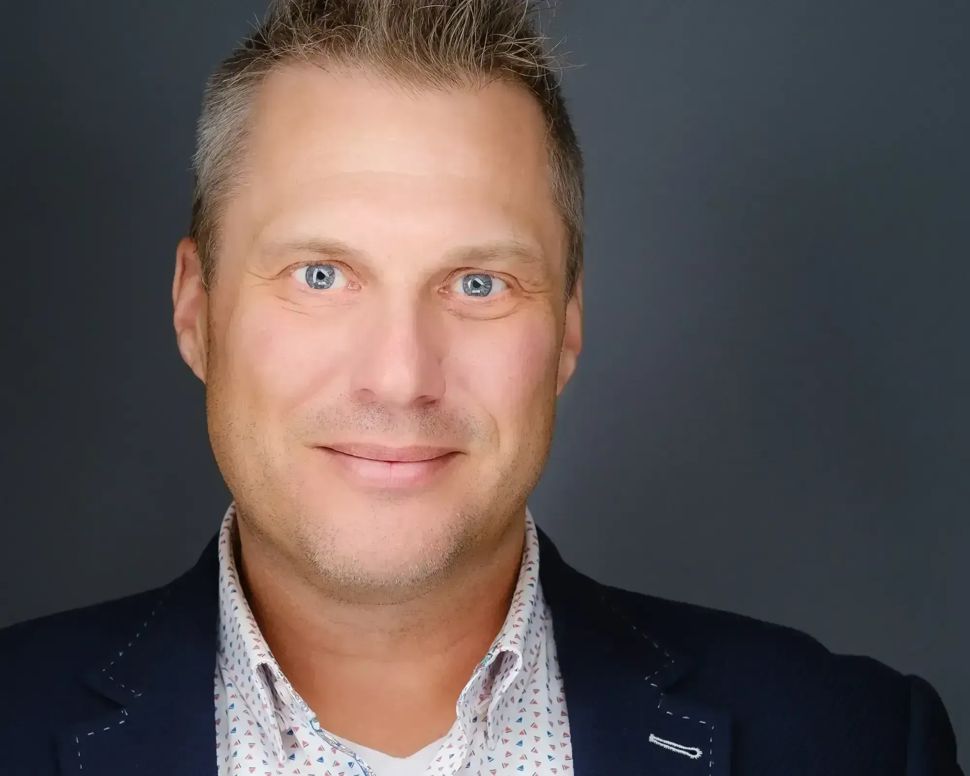 Professional Calgary headshot - Vincent Andrusiak corporate portrait